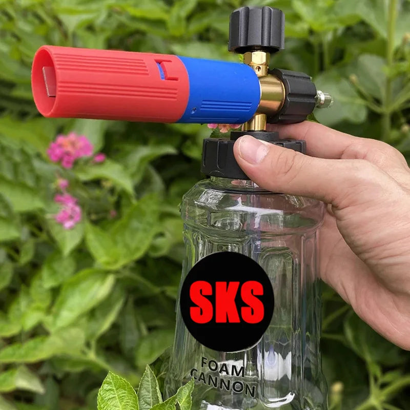 High pressure foam bottle to wash your vehicle, with 13 adaptable nozzles.